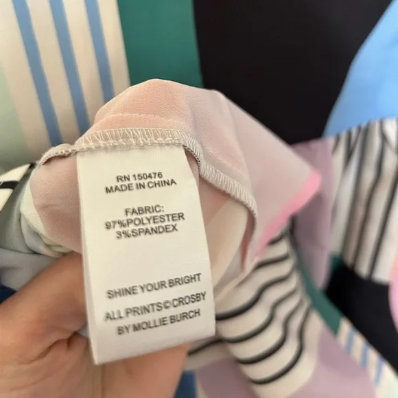 Crosby by Mollie Burch NWT Nell Take Shape Blouse Size XS Geometric $182 MSRP - Picture 10 of 10